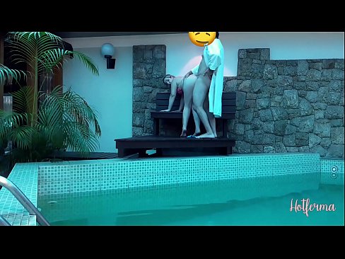 ❤️ Šéf pozve služebnou k bazénu, ale neodolala žhavému ☑ Sex video u nás cs.porno24-7.ru ❌️